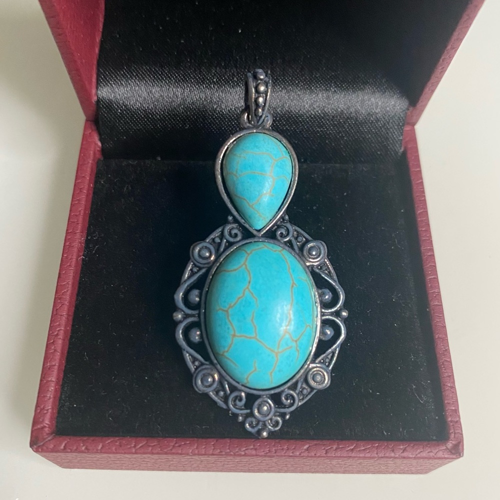 3/$25 🔵 Oxidized Silver Turquoise Pendant